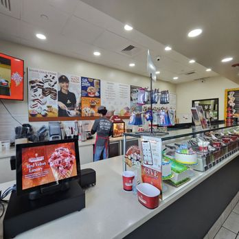 Cold Stone Creamery - the interior of a fast food restaurant - Ice Cream & Frozen Yogurt Near Me - Safety Harbor, Florida Cold Stone Creamery - the interior of a fast food restaurant - Ice Cream & Frozen Yogurt Near Me - Safety Harbor, Florida