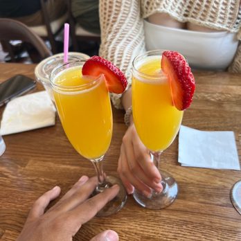 Madres Brunch - Breakfast & Brunch Near Me - Bellflower, California Madres Brunch - Breakfast & Brunch Near Me - Bellflower, California