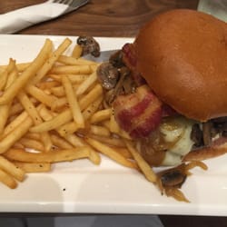 City Grill - Bleu cheese burger