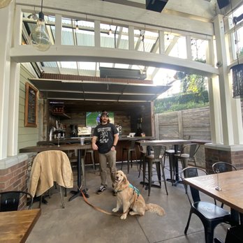 Bushfire Kitchen - Del Mar - Outside patio - American Near Me - Del Mar, California