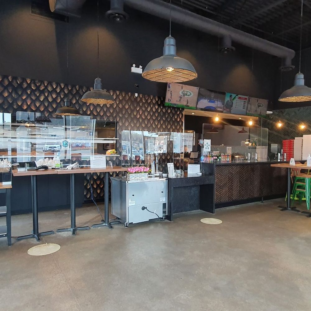 The Hungry Italian - the interior of a restaurant - Pizza Near Me - Oakville, Ontario