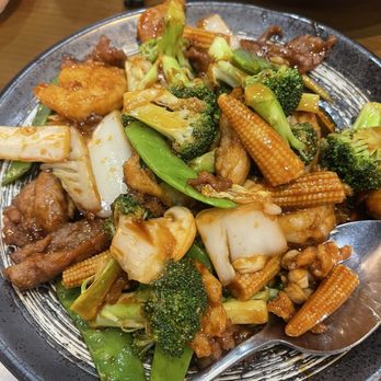 Chef Yan - Triple Delight (Beef/Shrimp/Chicken) - Chinese Near Me - Fairfax, Virginia