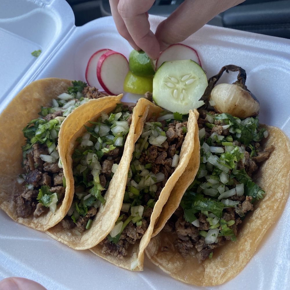 4 tacos de carne asada 4 tacos de carne asada