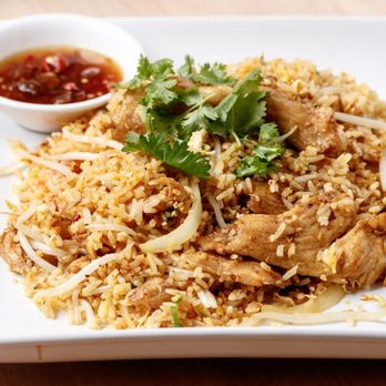 Cali Kitchen - plate of chicken and rice - Vietnamese Near Me - Nederland, Texas Cali Kitchen - plate of chicken and rice - Vietnamese Near Me - Nederland, Texas