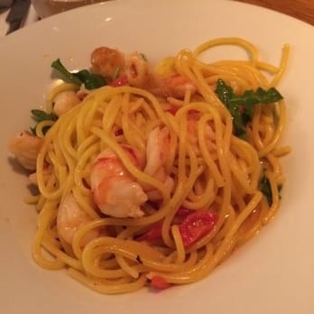 Pasta Fresca - Spaghetti with prawns - Italian Near Me - Prague, Puerto Rico