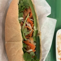 Crispy chicken Bahn mi Crispy chicken Bahn mi