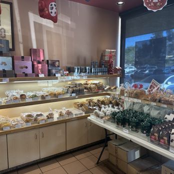 Kee Wah Bakery - Bakeries Near Me - Rowland Heights, California