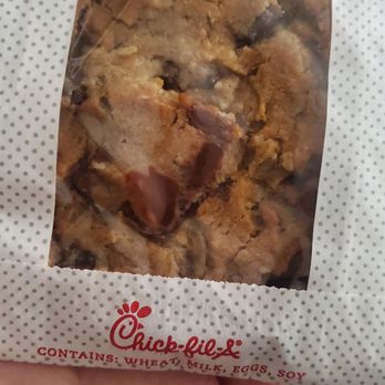 Chick-fil-A - Found a chocolate chip cookie in my bag I didn't order. I'll probably end up actually ordering it next time as it was a nice treat - Fast Food Near Me - Maple Grove, Minnesota