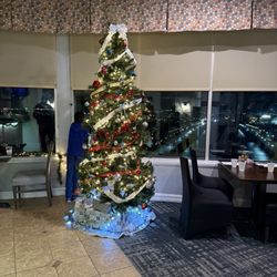 Harborview Restaurant & Lounge