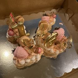 Cakessbyemily - Macaron number cake