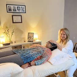 Montclair Reiki Center - Reiki is a hands-on energy healing system. We practice the Usui Shiki Ryoho System in the lineage of Mrs. Hawayo Takata