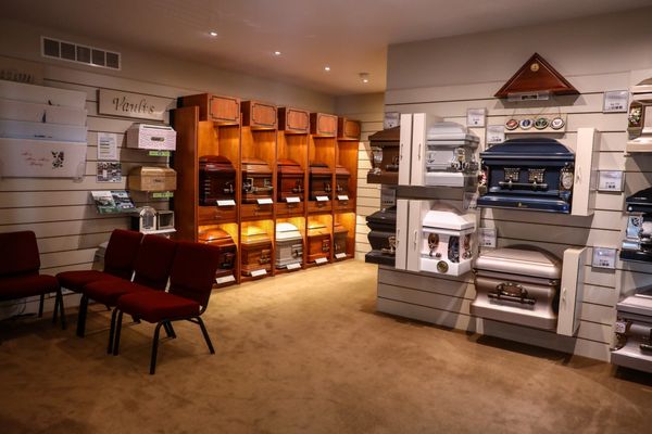 DANIELS & HUTCHISON FUNERAL HOME - Updated June 2026 - 11 Photos - 212