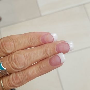 LA Nails - Nail Salons Near Me - Roseville, Minnesota