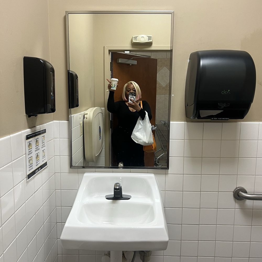 Bakery Express - Obligatory bathroom pic - Bakeries Near Me - Halethorpe, Maryland