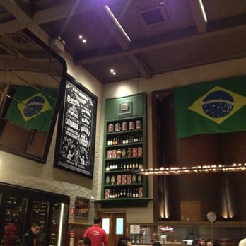 Pizzaria Nacional - Beautiful setting. - Pizza Near Me - São Paulo, SP