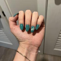 user provided District Nails photo