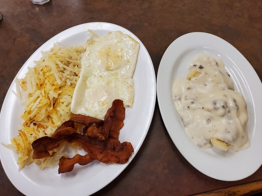 CHRISMAN CAFE Updated October 2024 132 N Illinois St, Chrisman