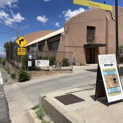 The Skullatorium: Skull Museum & Oddities Parlor - On the way down the hill front entrance turn in.