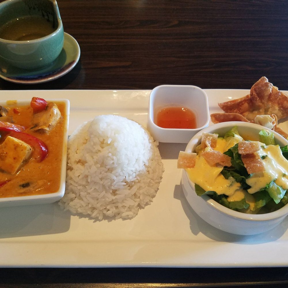 Similan Thai Restaurant - Tofu panang lunch - Thai Near Me - Solana Beach, California