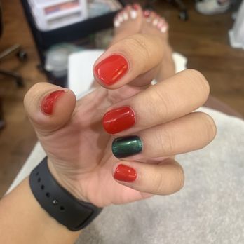Plush Nails Spa - Christmas gel - Nail Salons Near Me - San Francisco, California