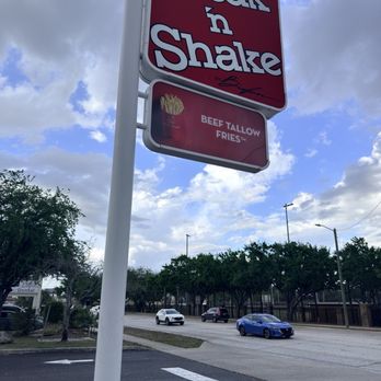 Steak ’n Shake - Sign - Fast Food Near Me - Tampa, Florida
