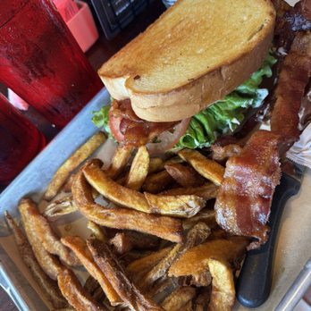 The Filling Station - BLT 7 slices of bacon!! - American Near Me - Eureka Springs, Arkansas