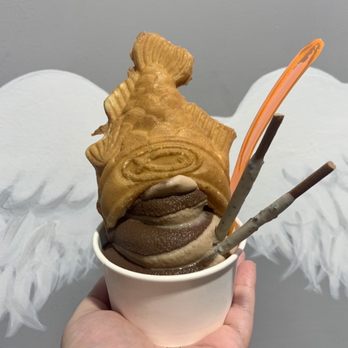 Devil & Angel Desserts - 1. Angel's Cone Ice Cream with chocolate and milk tea ice cream - Bubble Tea Near Me - Concord, California Devil & Angel Desserts - 1. Angel's Cone Ice Cream with chocolate and milk tea ice cream - Bubble Tea Near Me - Concord, California