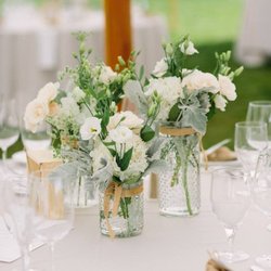 Calluna Fine Flowers and Gifts - Centerpieces