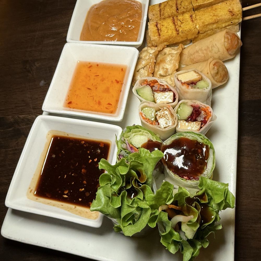 altThai - Vegetarian Plate - Thai Near Me - Arlington Heights, Illinois altThai - Vegetarian Plate - Thai Near Me - Arlington Heights, Illinois