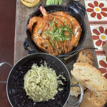 Holbox - Camerones al mojo - Latin American Near Me - Los Angeles, California