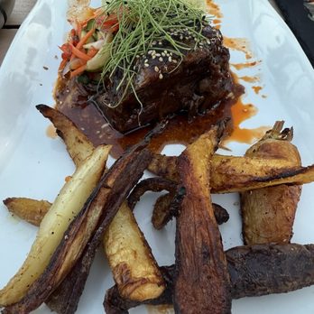 Manalo Lounge - New American Near Me - Kapolei, Hawaii