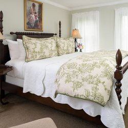 1802 House Bed & Breakfast Inn - Our King sized suite offers everything you need for a relaxing stay