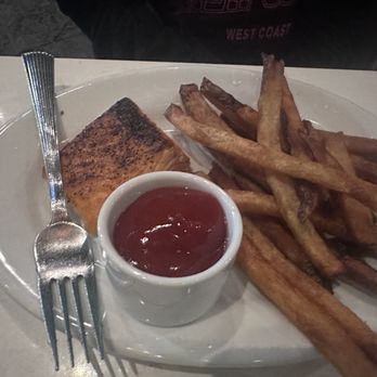 Ruth's Chris Steak House - Kids salmon and fries - Steakhouses Near Me - Del Mar, California Ruth's Chris Steak House - Kids salmon and fries - Steakhouses Near Me - Del Mar, California
