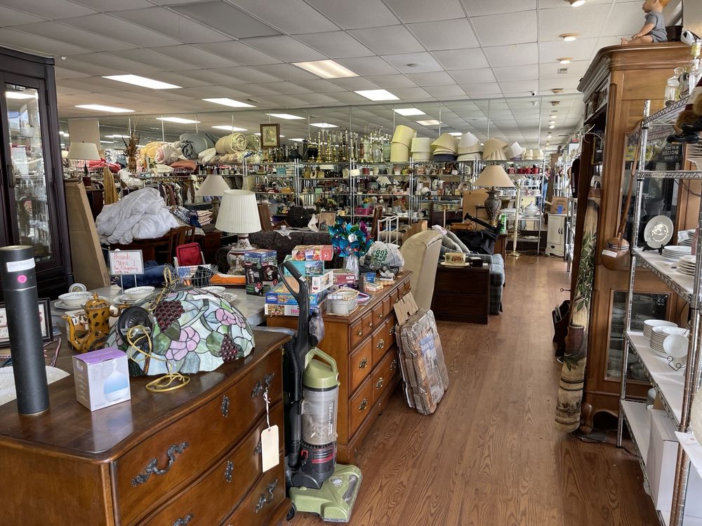 THRIFTER’S PARADISE - Updated March 2025 - 225 S Main St, Hiawassee