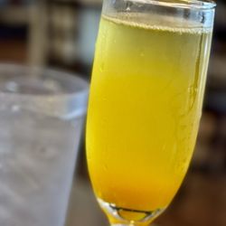 Broadview Family Diner - Champagne with Mango