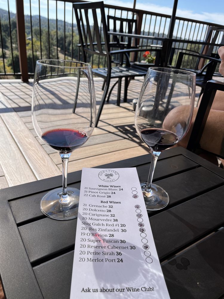 Oakstone Winery Logo