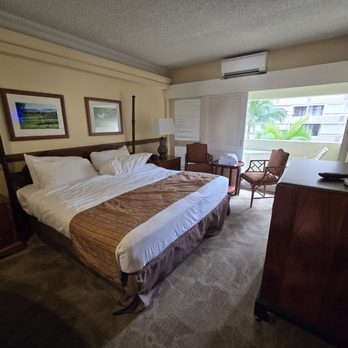 The Equus - Mom's 7th floor classic king room - Hotels Near Me - Honolulu, Hawaii The Equus - Mom's 7th floor classic king room - Hotels Near Me - Honolulu, Hawaii