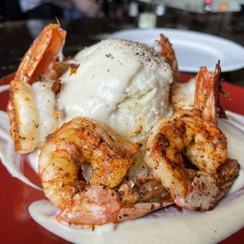 The Patten House Restaurant and Bar - Shrimp and grits - Bars Near Me - Geneva, Illinois The Patten House Restaurant and Bar - Shrimp and grits - Bars Near Me - Geneva, Illinois