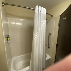 Holiday Inn Express & Suites Zanesville North - Shower