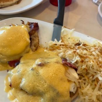 Moonlite Diner - Diners Near Me - Hollywood, Florida