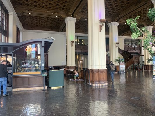 The Emerald Lounge by null