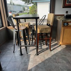 A Lovin Cup Cafe - Seating