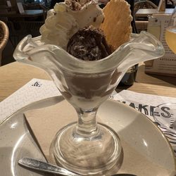 Kurz & Gut - A sad sundae on a really hot day!