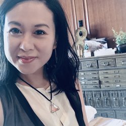 Zero Point Reiki - Yilin Frion-Lee Reiki Master/Teacher, Spiritual coaching, owner.