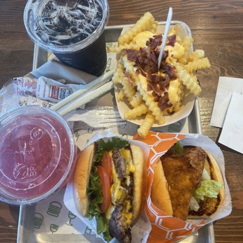 Shake Shack Cedar Hills - Shake Cheeseburge, bacon cheese fries and honey spicy chicken - Burgers Near Me - Beaverton, Oregon