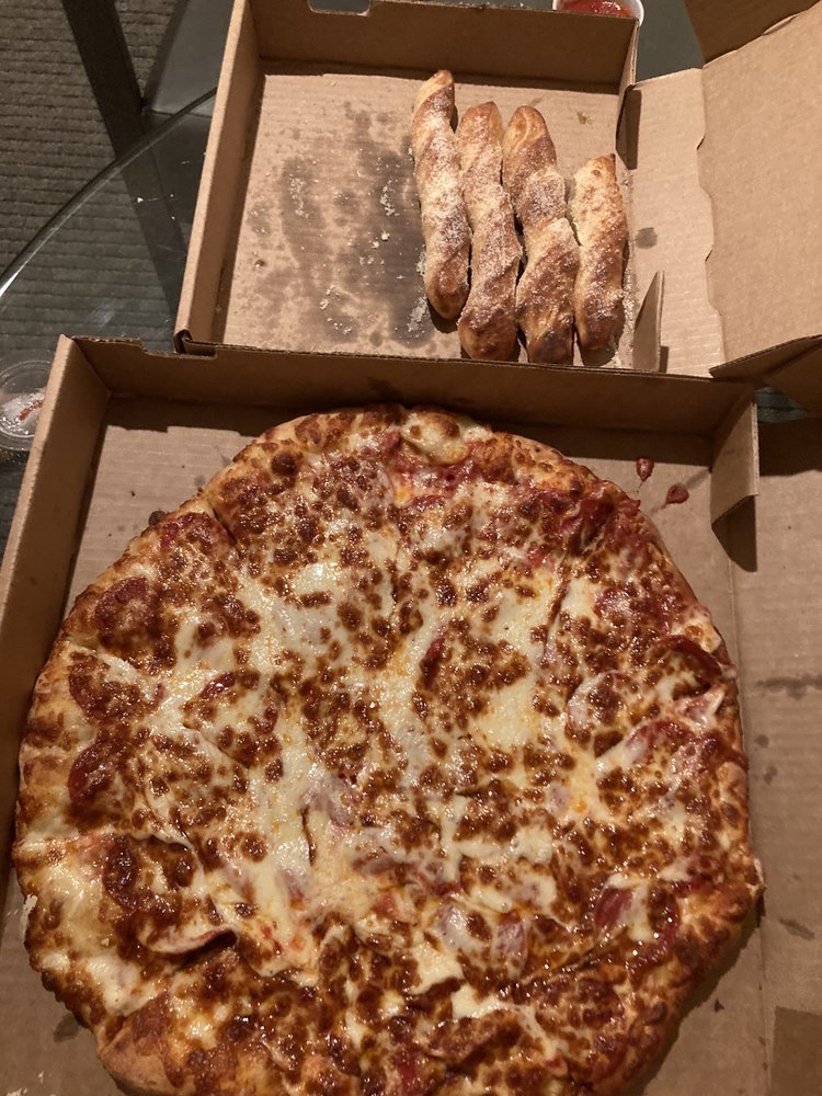 Pisanello's Pizza Logo
