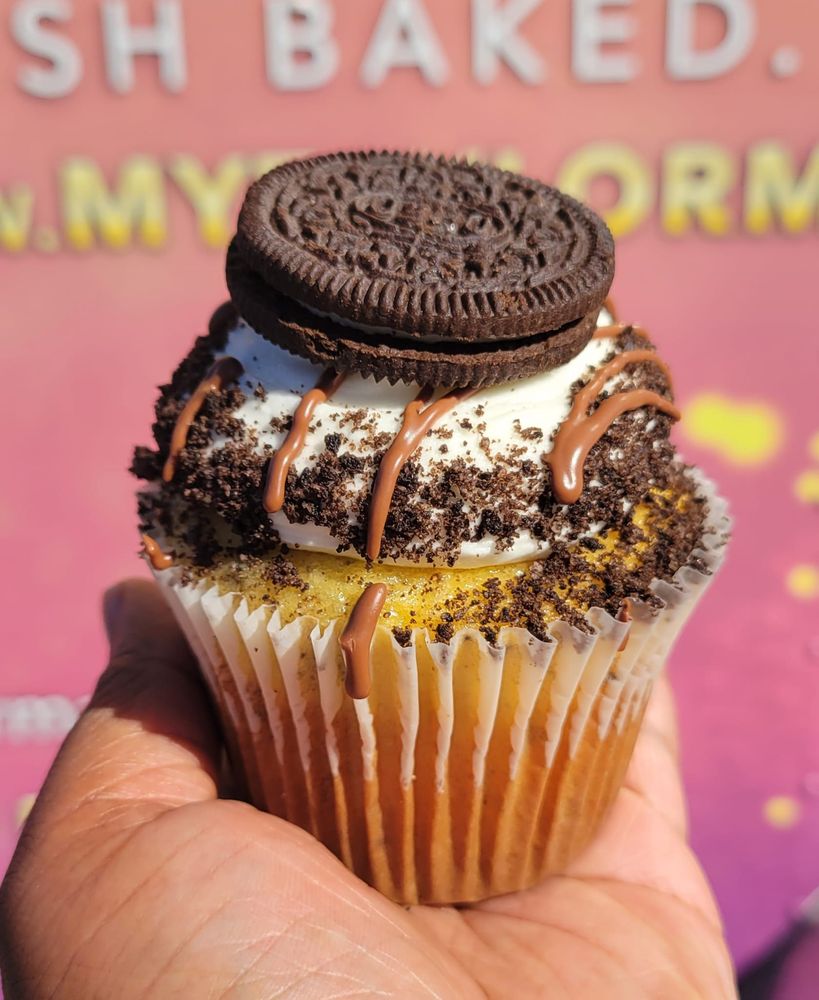 Taylor Made Sweets Logo