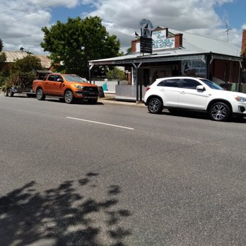 Magpie & Stump - Outside - Bakeries Near Me - Garfield, VIC
