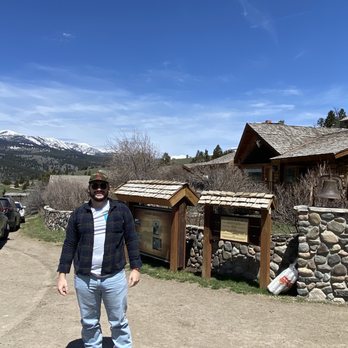Hell's A-Roarin' Outfitters - Offic - Horseback Riding Near Me - Gardiner, Montana