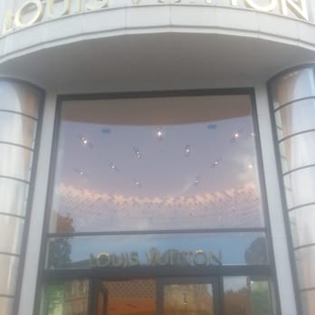 Louis Vuitton - Luggage Near Me - Paris, 75 Louis Vuitton - Luggage Near Me - Paris, 75
